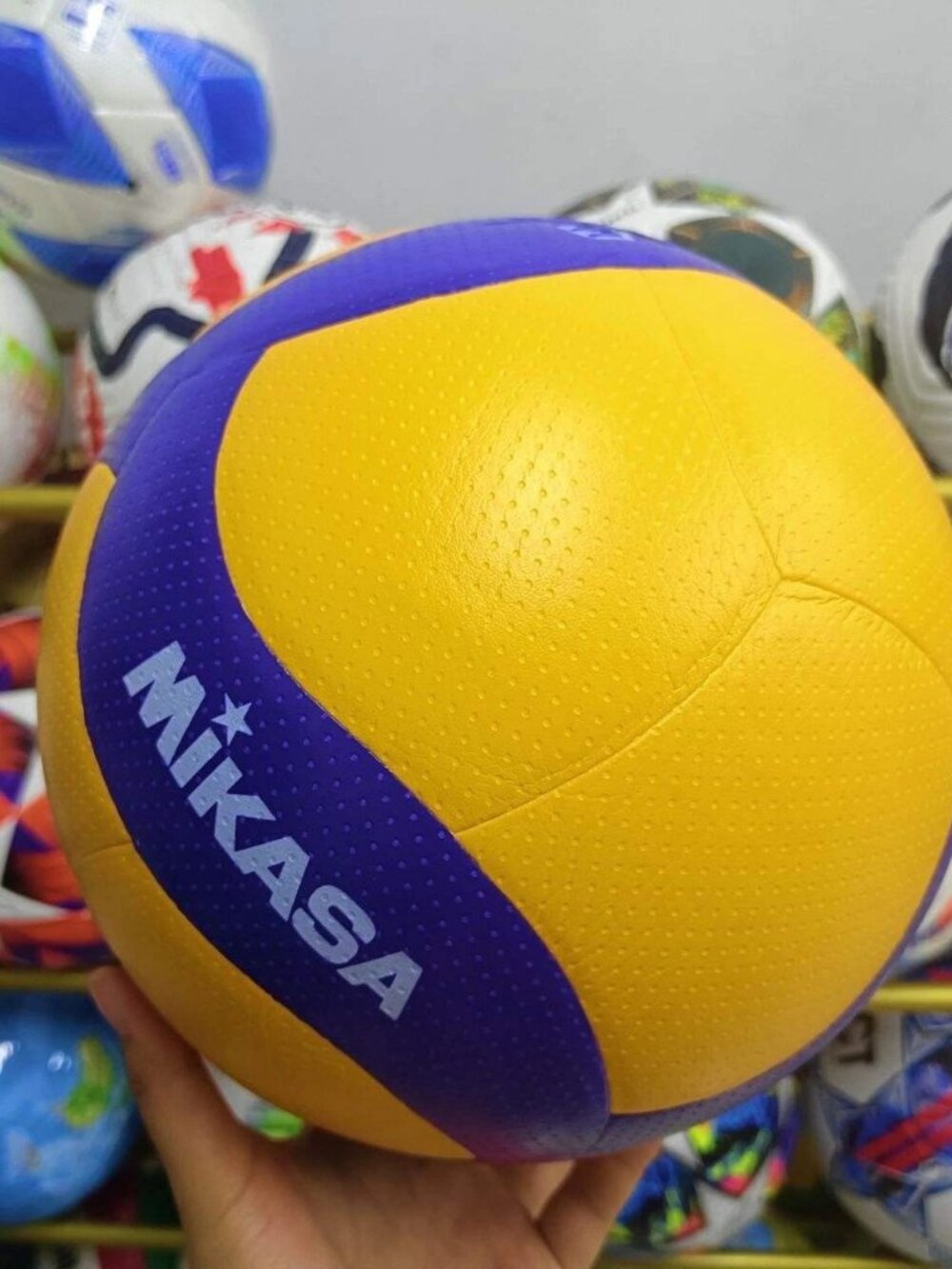 Mikasa Volleyball Mikasa V200W Volleyball Size 5